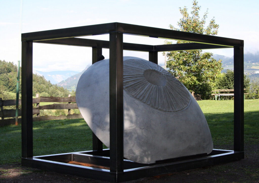 Prothese 2010 Beton-Eisen 160x160x245cm