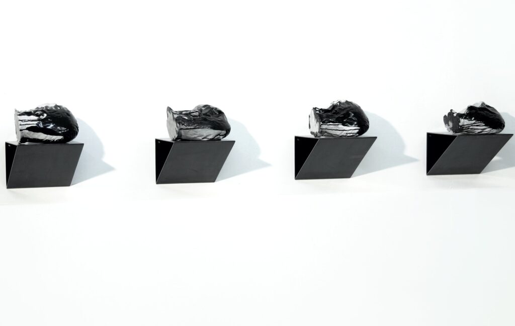 4 Köpfe 2011 Beton Asphaltlack