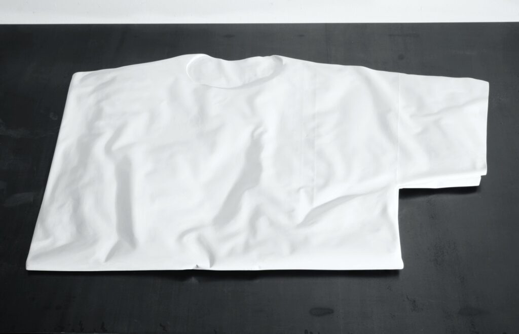 C-shirt gefaltet 2008 Beton 70x40x4cm