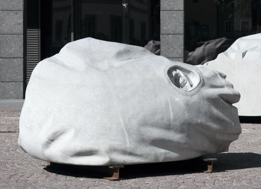 Kopf I 2012 Beton 210x160x120cm