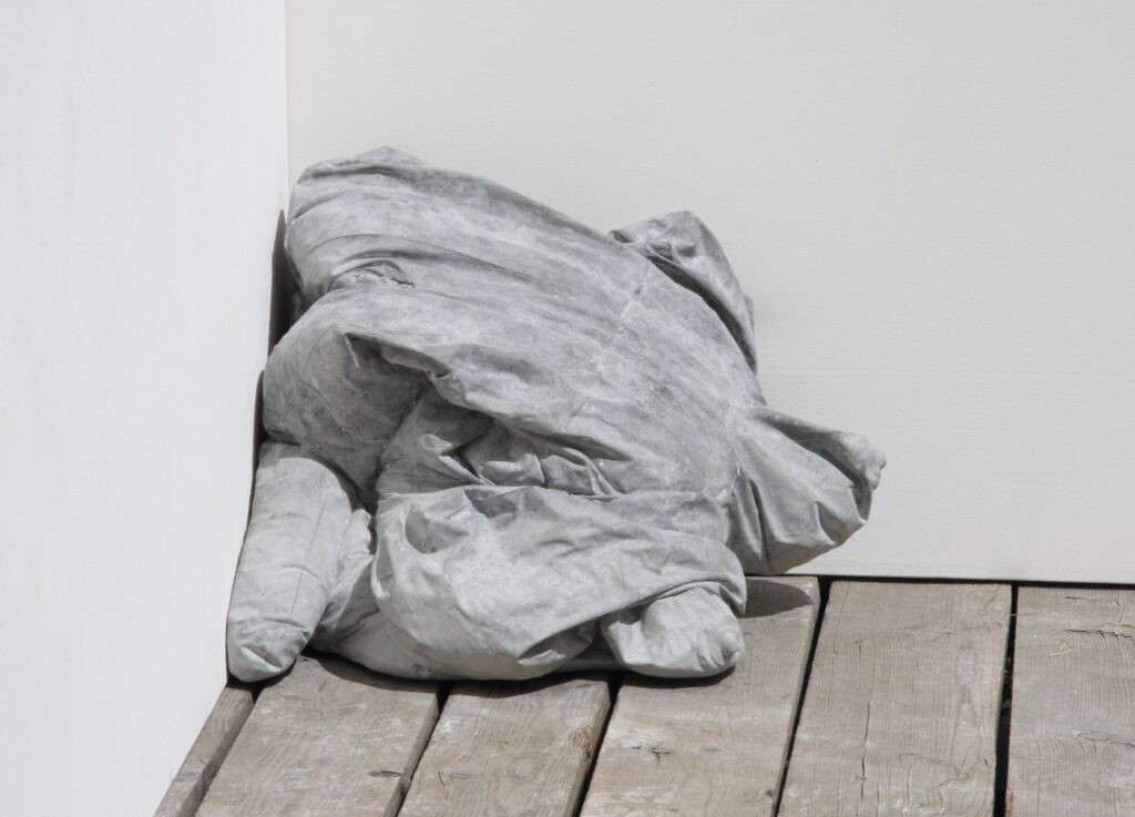 P1003 Beton 2010 52x42x37cm